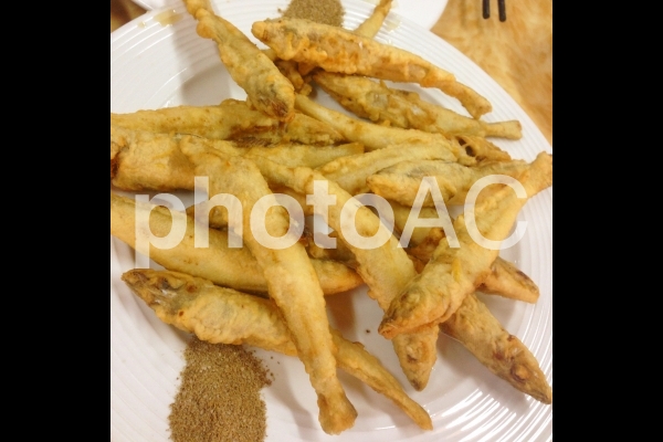 ワカサギの唐揚げ。 ワカサギの唐揚げ。の写真