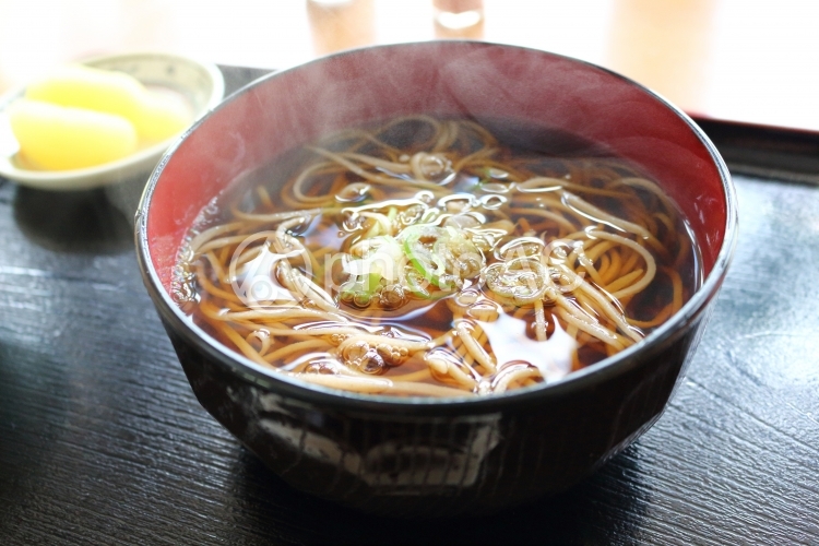 温かい蕎麦 - No: 1197025｜写真素材なら「写真AC」無料（フリー）ダウンロードOK