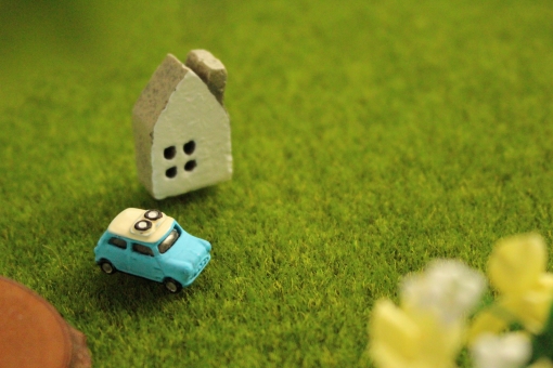 家と車の写真