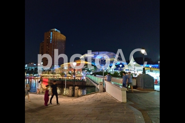 シンガポール クラークキー 夜景 イルミネーション 橋 シンガポール クラークキー 夜景 イルミネーション 橋の写真
