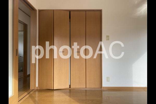 フローリングの部屋とクローゼット フローリングの部屋とクローゼットの写真