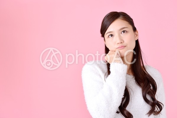 考える女性4 考える女性4の写真
