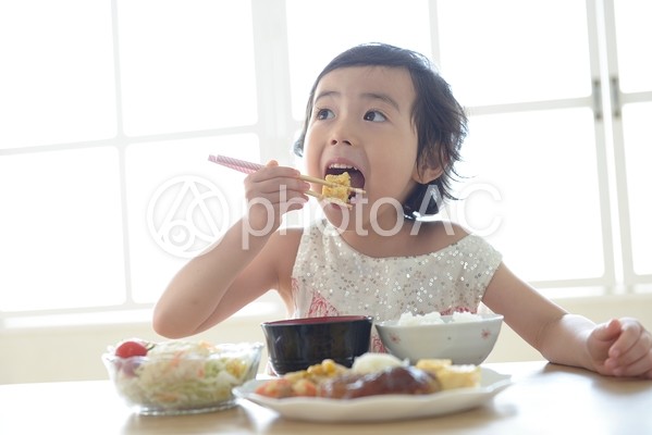 母と子 食事15 母と子 食事15の写真