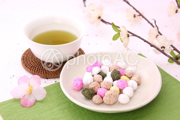ひなあられとお茶4 ひなあられとお茶4の写真