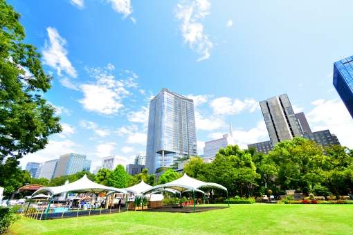 青空とビルの写真素材 写真素材なら 写真ac 無料 フリー ダウンロードok