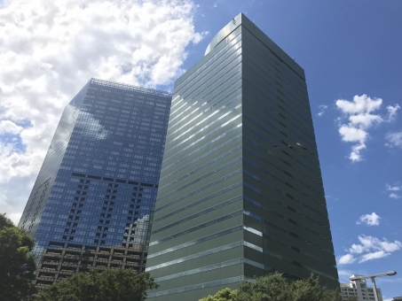 新宿　高層ビルの写真