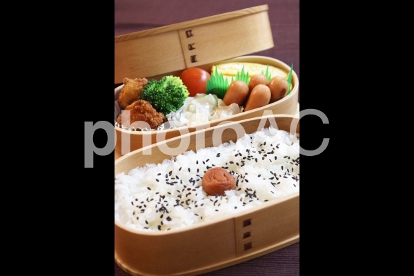 お弁当(曲げわっぱ) お弁当(曲げわっぱ)の写真