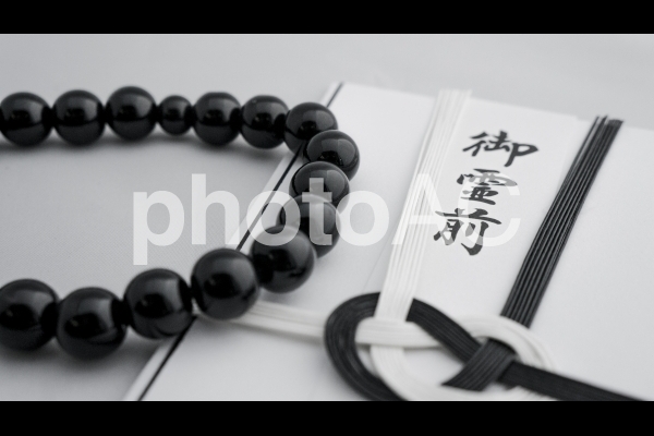 御霊前とお念珠 #1 御霊前とお念珠 #1の写真